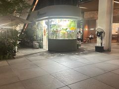 -瑞虹新天地月亮湾