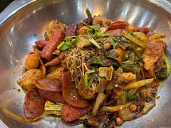 -愉肴麻辣香锅(中山路店)