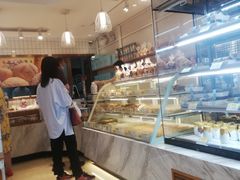面包甜点陈列柜-老大昌(淮海中路店)