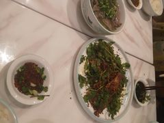 -犇逸·乐山跷脚牛肉·四川现炒(览海店)