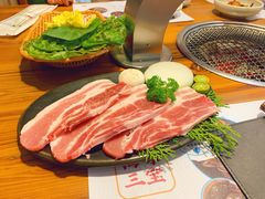 -草家酱蟹炭火烤肉店(珲春南路一店)