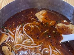 -魔都三兄弟酸辣粉·蘸卤炸串(虹桥万科店)