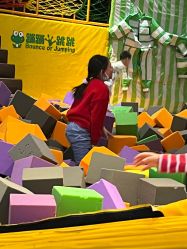 -蹦蹦跳跳(新奥购物中心店)