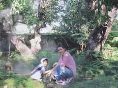 -Chom Cafe and Restaurant