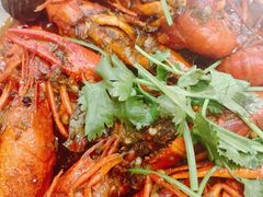 -虾弄弄海派小龙虾·牛羊蝎子火锅
