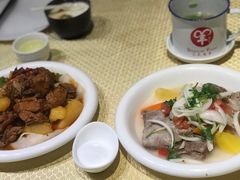 手抓羊肉-巴扎美食·新疆菜·西域歌舞表演餐厅(新疆大厦店)