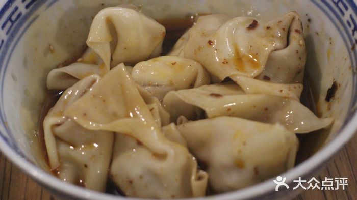 纯阳馆鱼香排骨面(吉祥街店)红油口蘑抄手图片