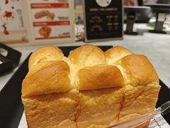 -HOT CRUSH趁热集合·现烤面包(环球港店)