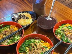 -爆炸头阿姨小四川正宗川味小吃(无任何分店)