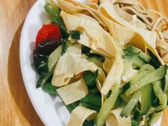 -二哥特色砂锅