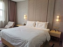 -麗枫(广州番禺长隆南村万博地铁站店)