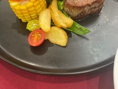 香煎菲力牛排配黑椒汁-红房子西菜馆(淮海中路店)