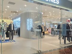 -枫叶小镇奥特莱斯