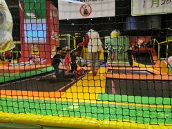 -蹦蹦跳跳(新奥购物中心店)