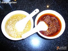 油碟：￥2/位-太婆天府山珍酒楼(亚运村店)