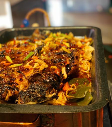 0 特意来平房吃顿饭 我想我是疯了 好在不负众望 好多年没吃烤鱼了