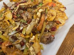 -胡桃里音乐餐厅(陶溪川店)(川湘赣菜·世界百大酒庄直供红酒·音乐表演)