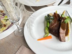 顶级3A肉眼牛排佐黑椒汁280-MOMENT湖景餐厅(解放路店)