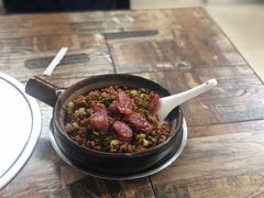 鹅乸腊肠煲仔饭-阳江河堤老牌曾记美食