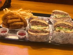 -The Habit Burger Grill 哈比特汉堡(复兴soho店)