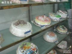 面包甜点陈列柜-宫廷糕点铺(建设路店)