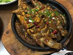 -临街徽菜馆·正宗黄山味