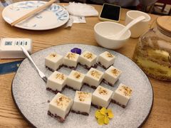 -品海楼·大连海胆锅贴馆(东港店)