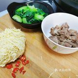 简餐，一人食#网红的酸辣肥牛面