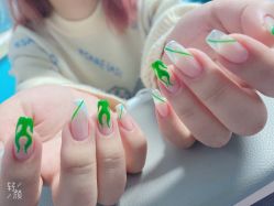 -桃子的美甲店
