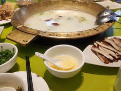 -颜氏双江清水鱼一养身火锅(磁器口店)