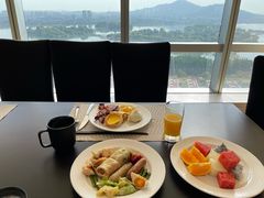 -湖景知味西餐厅•自助餐• 轻食(南京金茂威斯汀大酒店)