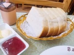 切片面包-华梅西餐厅(哈尔滨中央大街店)