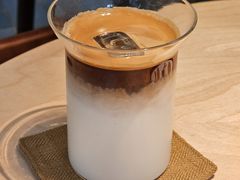 -彳亍咖啡·这里(水湾路店)