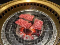 -山川小町·极番烧肉(新地假日广场店)