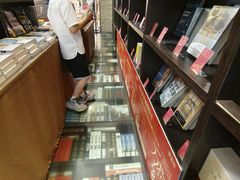 -钟书阁(松江泰晤士小镇店)