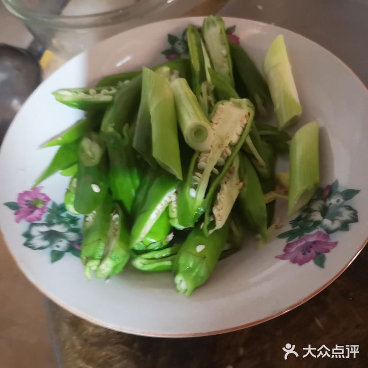 家有小厨娘—土味尖椒炒腊肉