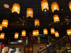 -帅巴人舅母子腊蹄民俗村