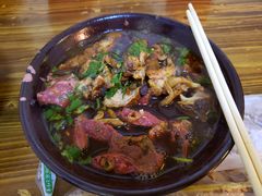 卤煮汤-六爷门框百年卤煮
