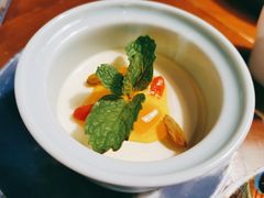 带奶皮的酸奶芒果-雀舞云南菜(天津天河城购物中心店)