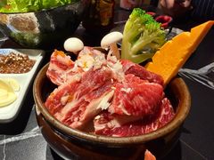 -山川小町·极番烧肉(新地假日广场店)