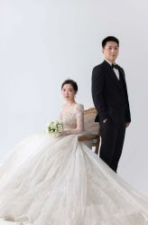 -雪中彩影婚纱摄影·微光艺术中心