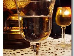 倒入晶莹的玻璃杯-西郊5号·Maggie 5