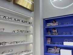 -美式眼镜·授权蔡司.依视路.尼康.豪雅.明月(南翔印象城店)