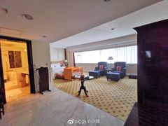 -深圳富苑皇冠假日套房酒店