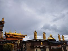 -噶丹松赞林寺