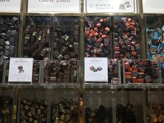 -VENCHI 闻绮(北京国贸商城店)