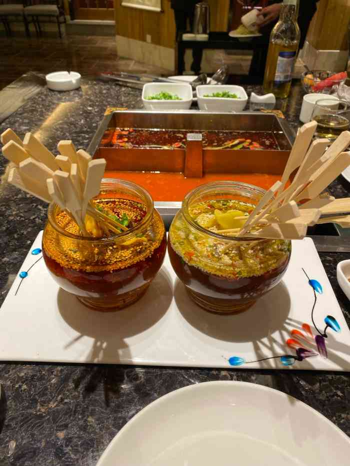 漾亚·雍雅河鲜(桐梓林店)-"超级贵的一家店,某先生刷了我的卡来充值