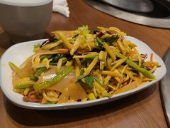 -万里闯关东铁锅炖菜馆(高新旗舰店)