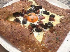 鸡蛋蘑菇熏肉荞麦可丽饼-RAC BAR(安福路店)