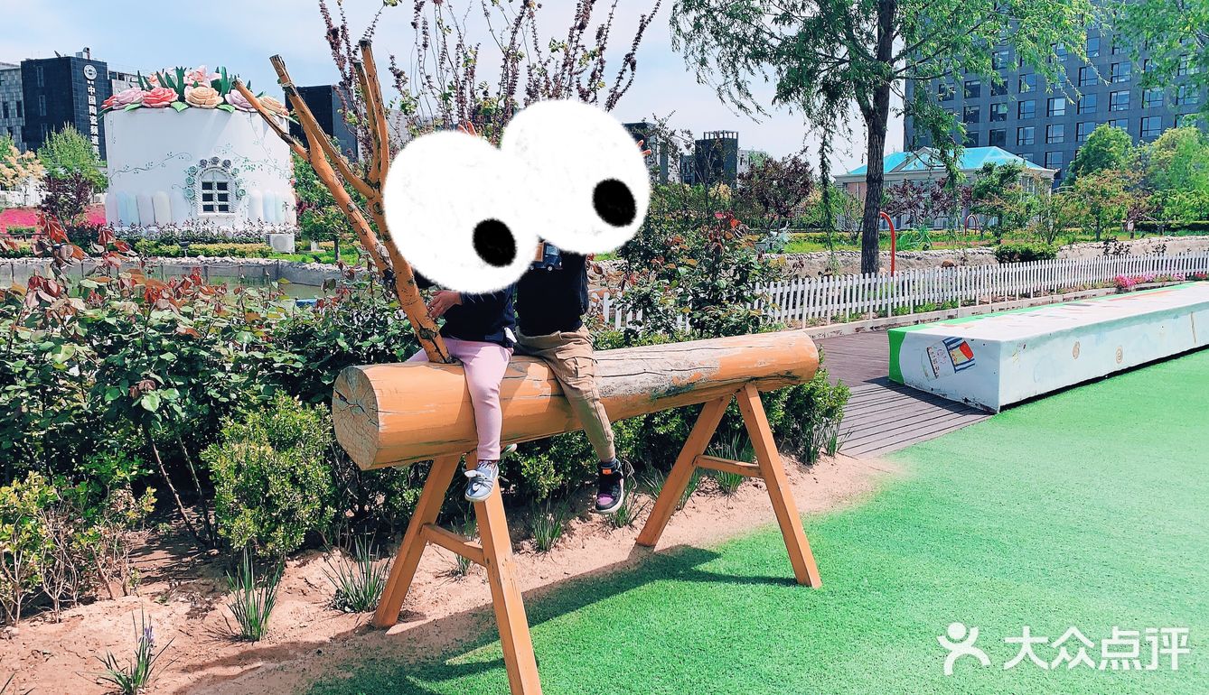 抓住春天的小尾巴拔草北冰洋主题乐园
